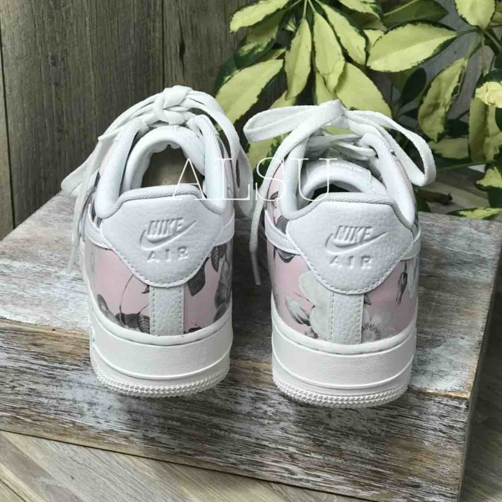 Nike Air Force 1 LXX Summit White Flowers AUTHENTI - Picture 6 of 7
